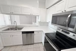 17100 N Bay Rd, Sunny Isles Beach, FL 33160 - Photo 13