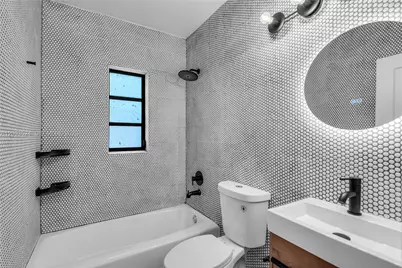 10 Century Ln, Miami Beach, FL 33139 - Photo 15