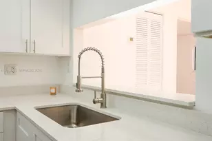995 SW 84th Ave, Miami, FL 33144 - Photo 7