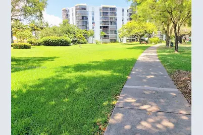 3101 N Country Club Dr #101, Aventura, FL 33180 - Photo 13