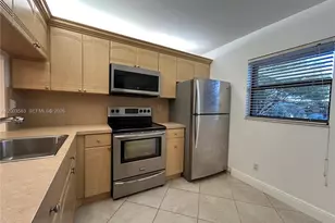 10613 NW 11th St, Pembroke Pines, FL 33026 - Photo 5