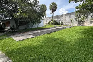 230 SW 11th Ave, Hallandale Beach, FL 33009 - Photo 13
