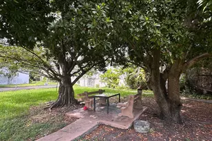 230 SW 11th Ave, Hallandale Beach, FL 33009 - Photo 15