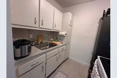 230 SW 11th Ave #14, Hallandale Beach, FL 33009 - Photo 9