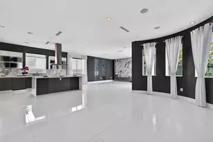 10431 NW 68th Terrace, Doral, FL 33178 - Photo 9