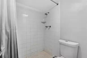 401 Golden Isles Dr, Hallandale Beach, FL 33009 - Photo 15