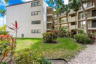 2322 S Cypress Bend Dr, Pompano Beach, FL 33069 - Photo 11
