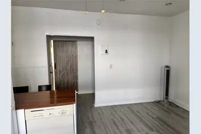 637 12th St #6, Miami Beach, FL 33139 - Photo 1