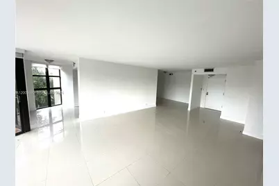 2000 Towerside Ter #407, Miami, FL 33138 - Photo 5