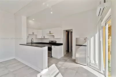 2204 McKinley St, Hollywood, FL 33020 - Photo 3