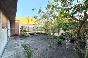 8155 W 9th Ct, Hialeah, FL 33014 - Photo 43
