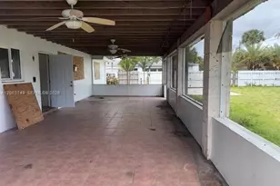 105 NE 17th St, Homestead, FL 33030 - Photo 21