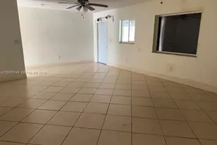 105 NE 17th St, Homestead, FL 33030 - Photo 11
