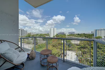 10 SW South River Dr #708, Miami, FL 33130 - Photo 9