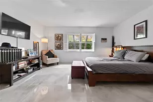 100 Edgewater Dr, Coral Gables, FL 33133 - Photo 17