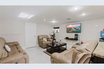 1300 NE 204th St, Miami, FL 33179 - Photo 17
