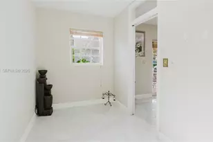 1300 NE 204th St, Miami, FL 33179 - Photo 11
