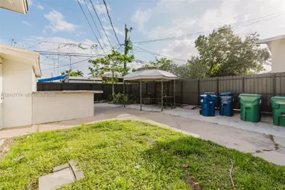 1300 NE 204th St, Miami, FL 33179 - Photo 57