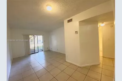 4033 Lakeside Dr #4033, Tamarac, FL 33319 - Photo 11