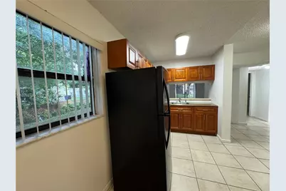 4033 Lakeside Dr #4033, Tamarac, FL 33319 - Photo 3
