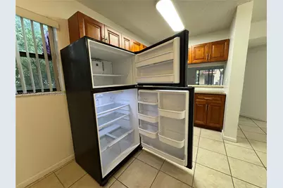 4033 Lakeside Dr #4033, Tamarac, FL 33319 - Photo 7