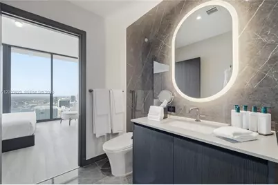 20 NE 11th St #4602, Miami, FL 33132 - Photo 27