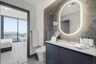 20 NE 11th St, Miami, FL 33132 - Photo 27