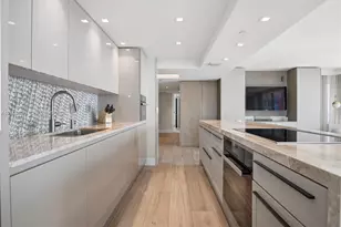 400 South Pointe Dr, Miami Beach, FL 33139 - Photo 5