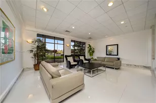 5700 Collins Ave, Miami Beach, FL 33140 - Photo 9