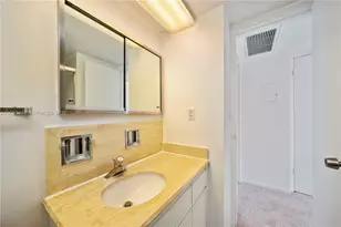 5700 Collins Ave, Miami Beach, FL 33140 - Photo 23