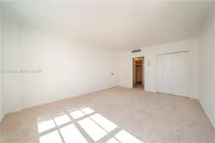 5700 Collins Ave, Miami Beach, FL 33140 - Photo 17