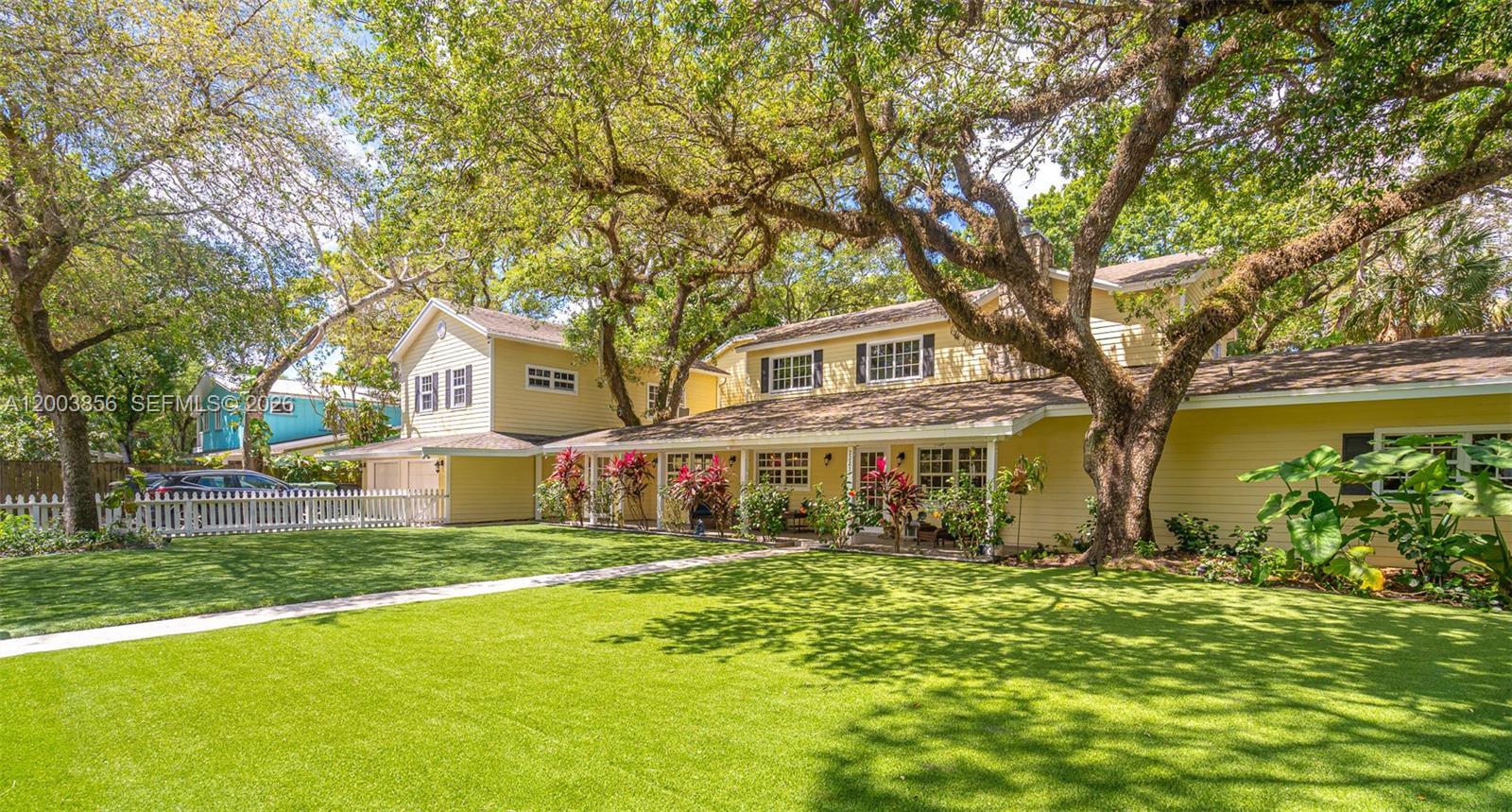 2221 SW 28th Way main architectural view
