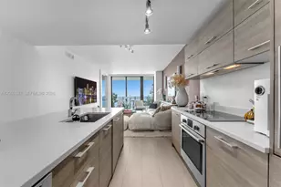 650 NE 32nd St, Miami, FL 33137 - Photo 9