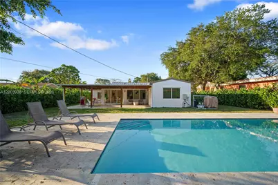 1360 NE 138th St, North Miami, FL 33161 - Photo 3