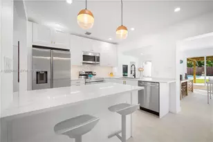 1360 NE 138th St, North Miami, FL 33161 - Photo 17