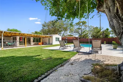 1360 NE 138th St, North Miami, FL 33161 - Photo 41