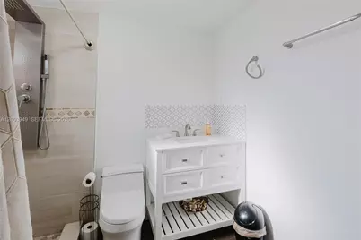 1300 NE 204th St #1300, Miami, FL 33179 - Photo 47