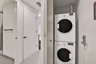 121 NE 5th St, Miami, FL 33132 - Photo 5