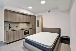 121 NE 5th St, Miami, FL 33132 - Photo 11