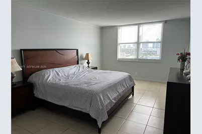427 Golden Isles Dr #14E, Hallandale Beach, FL 33009 - Photo 5