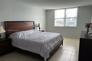 427 Golden Isles Dr, Hallandale Beach, FL 33009 - Photo 5
