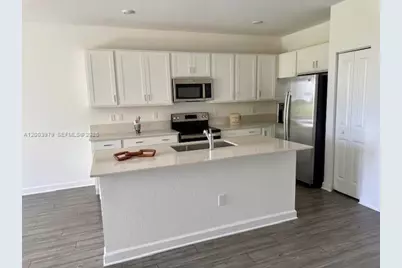868 SE Grovebush Ln, Port Saint Lucie, FL 34984 - Photo 11