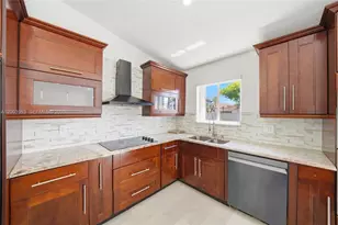 6136 NW 181st Terrace Cir W, Hialeah, FL 33015 - Photo 13