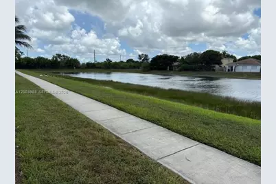 648 SE 32nd Ave #648, Homestead, FL 33033 - Photo 31