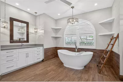 1776 Victoria Pointe Cir, Weston, FL 33327 - Photo 19