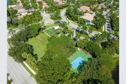 1776 Victoria Pointe Cir, Weston, FL 33327 - Photo 41