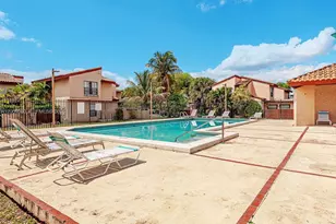 740 NW 105th Pl, Miami, FL 33172 - Photo 3
