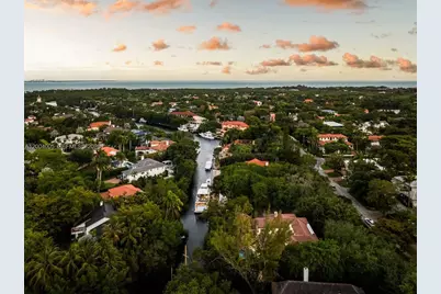 255 Cocoplum Rd, Coral Gables, FL 33143 - Photo 29
