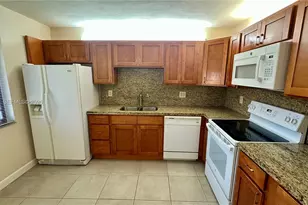 16210 Laurel Dr, Weston, FL 33326 - Photo 3