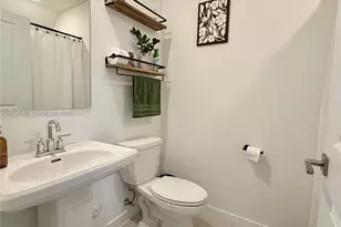 487 NE 5th St, Florida City, FL 33034 - Photo 5